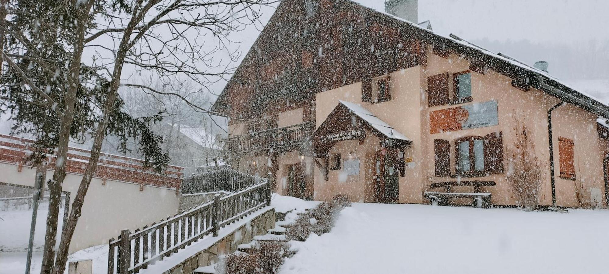 Auberge La Maison De Catherine Puy-Saint-Pierre Exterior photo